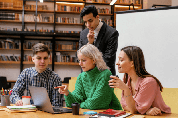 IB English Tutor: Mastering Language and Literature for IB Students